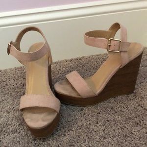 Nude Wedges